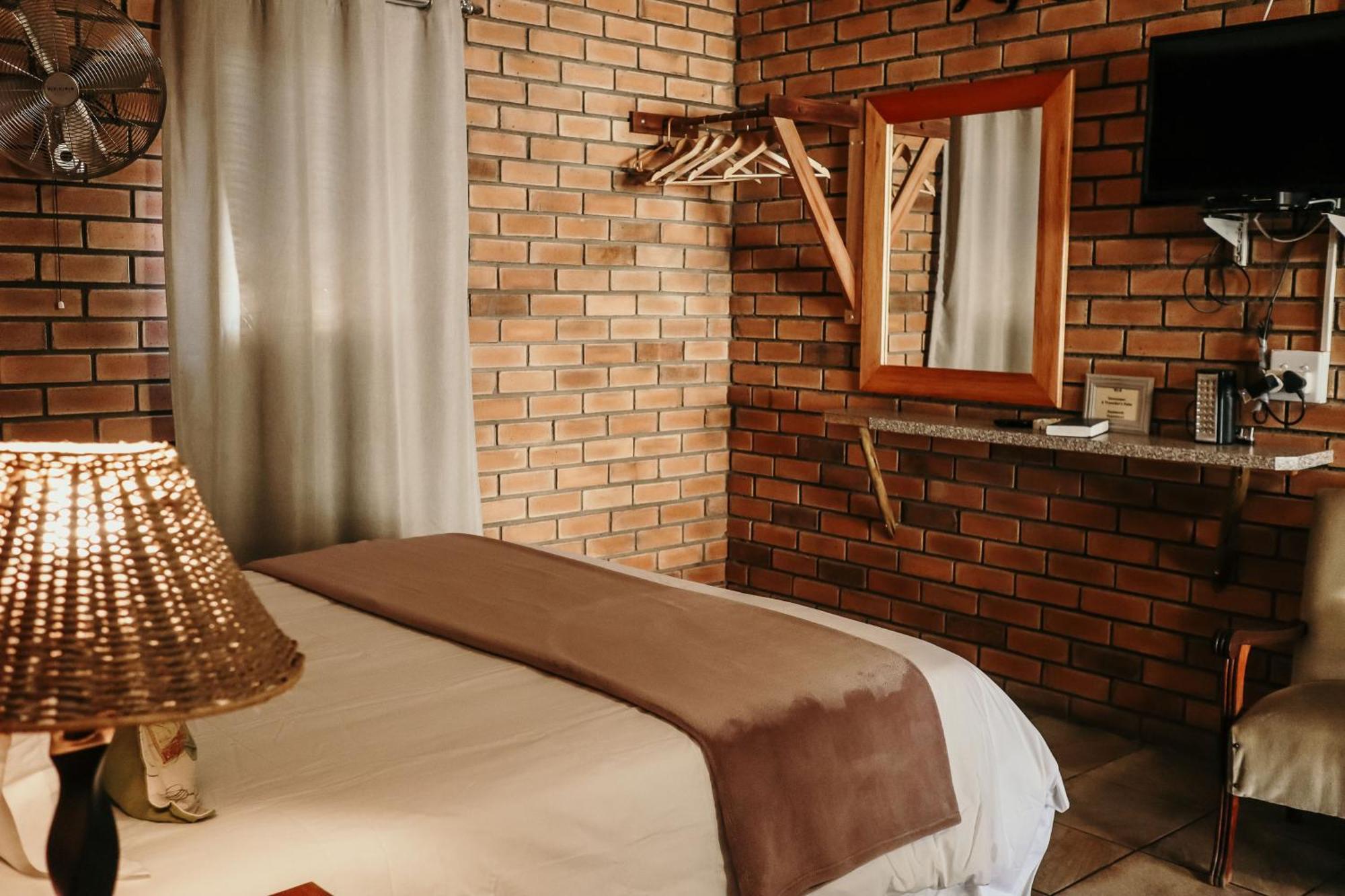 A Traveller'S Palm Hotel Phalaborwa Ngoại thất bức ảnh